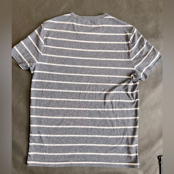 Banana Republic T Shirt - Picture 2 of 3